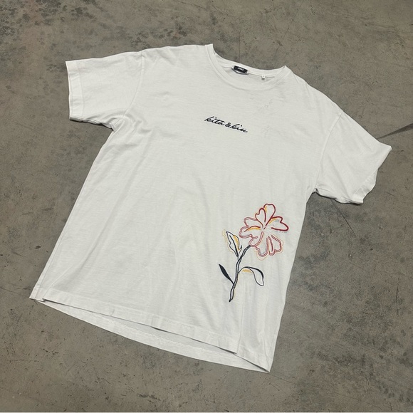 Kith & Kin Embroidered Flower Tee - Picture 2 of 9